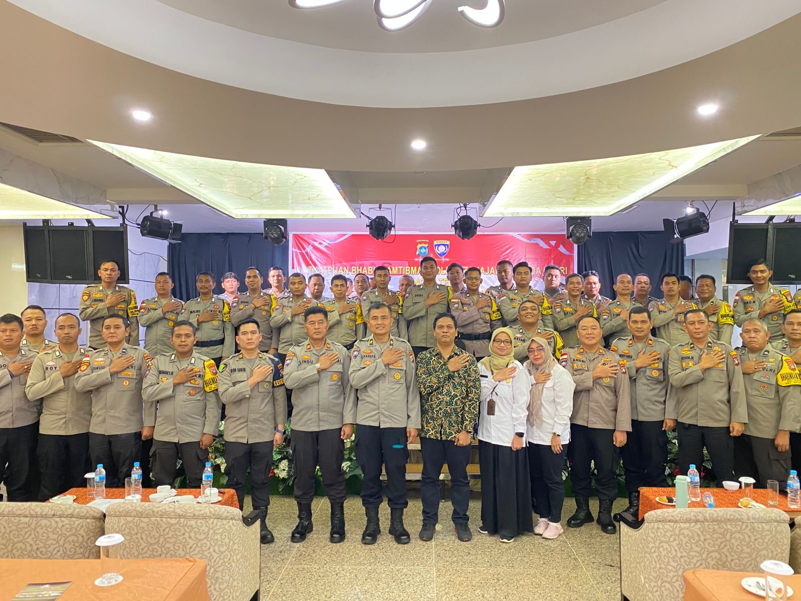 DITBINMAS POLDA KEPRI GELAR PELATIHAN PENINGKATAN KEMAMPUAN BHABINKAMTIBMAS UNTUK WUJUDKAN POLISI PENOLONG MASYARAKAT